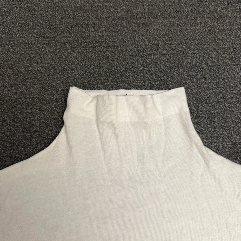 Vince Cotton Turtleneck in White - Picture 2 of 12